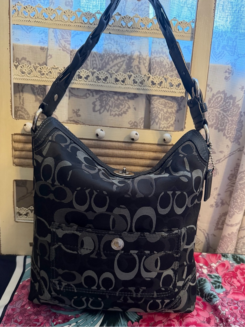 Coach Optic Signature Chelsea Hobo with Turnlock